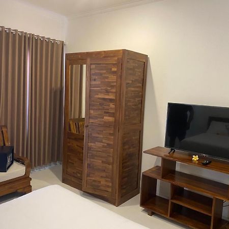 Manis Guest House 塞米亚克 外观 照片