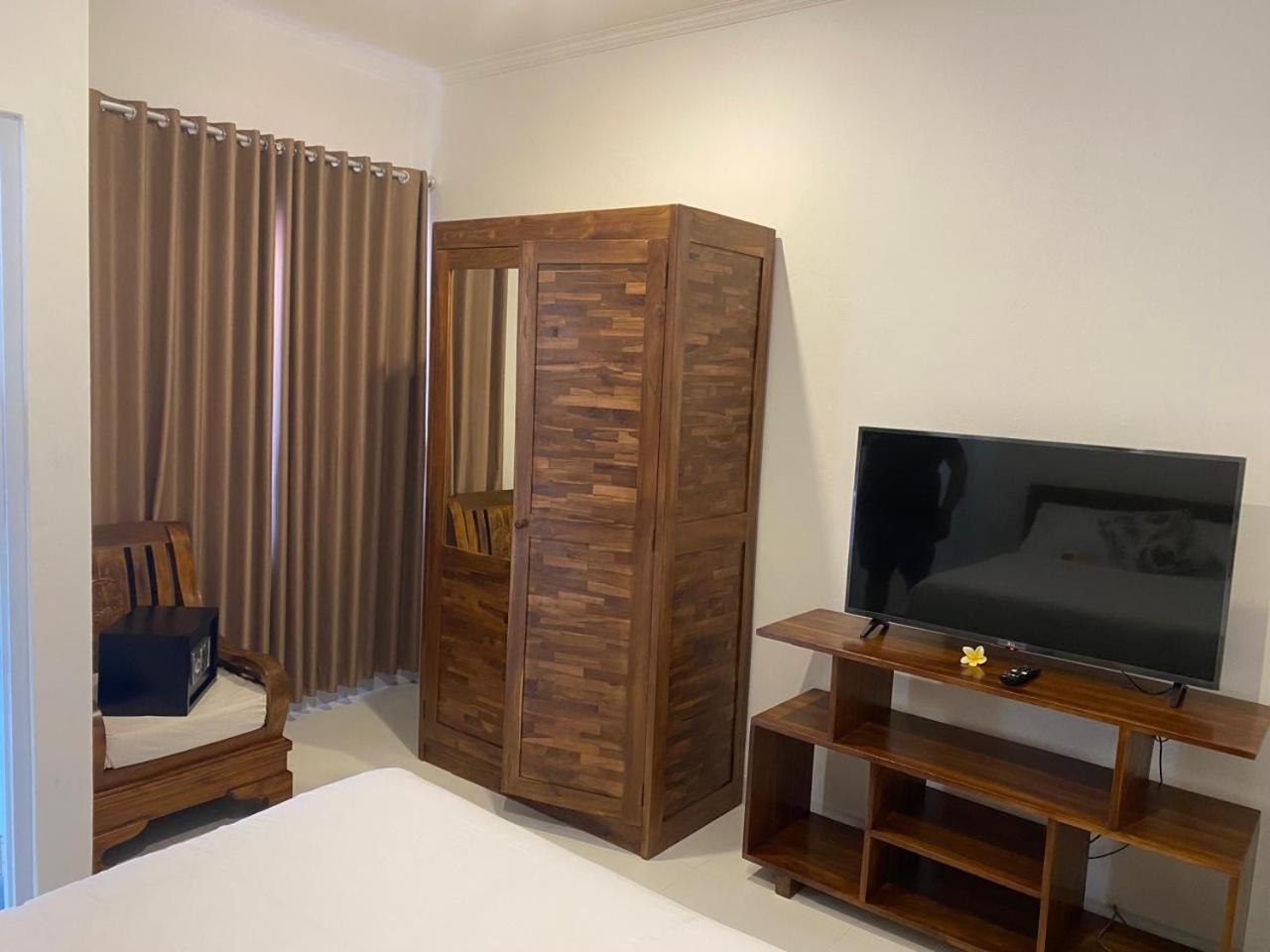 Manis Guest House 塞米亚克 外观 照片