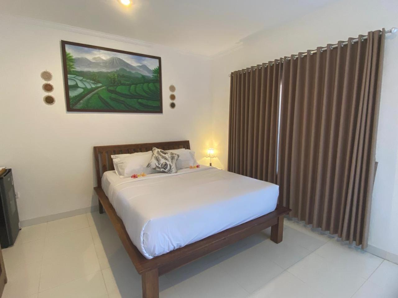Manis Guest House 塞米亚克 外观 照片