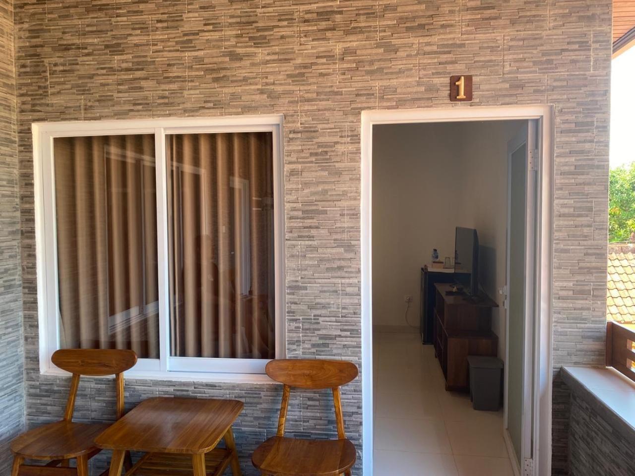 Manis Guest House 塞米亚克 外观 照片