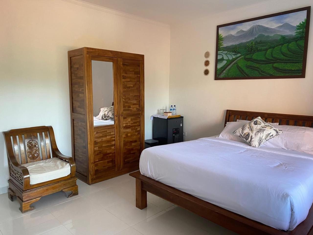 Manis Guest House 塞米亚克 外观 照片